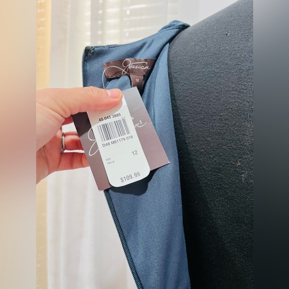 BNWT Dress - Picture 2 of 4